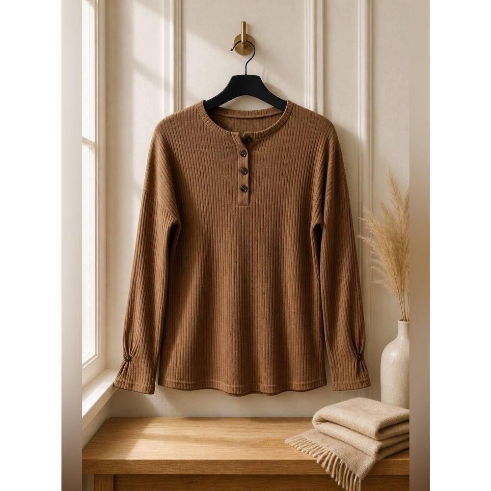 BEIGE LONG SLEEVE RIBBED SWEATER SIZE SMALL